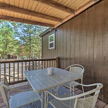 Stylish Cabin By Beavers Bend Hot Tub And Fire Pit Брокен-Боу Экстерьер фото