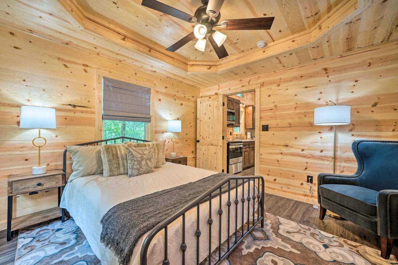 Stylish Cabin By Beavers Bend Hot Tub And Fire Pit Брокен-Боу Экстерьер фото