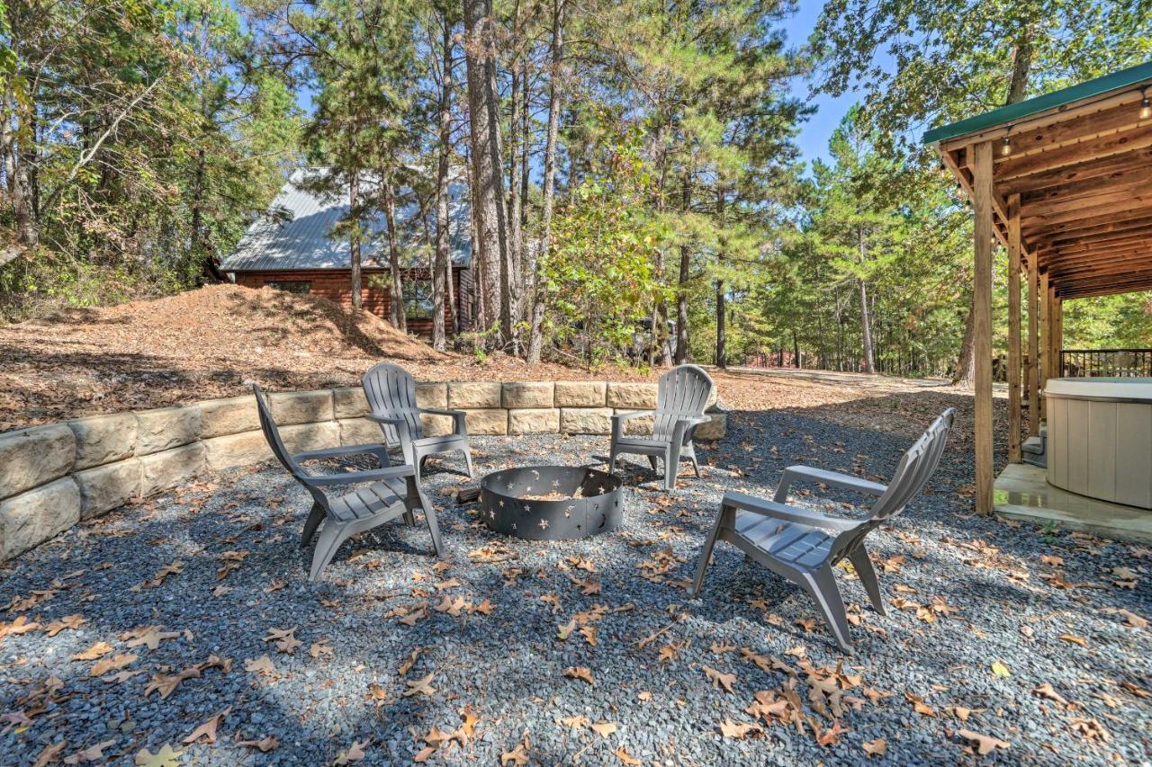 Stylish Cabin By Beavers Bend Hot Tub And Fire Pit Брокен-Боу Экстерьер фото